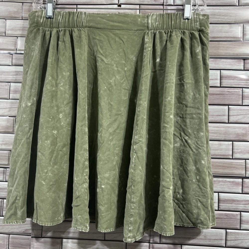 TORRID Olive Green Button-Down Skater Skirt with suspenders pockets Y2K size 0 - Picture 3 of 9